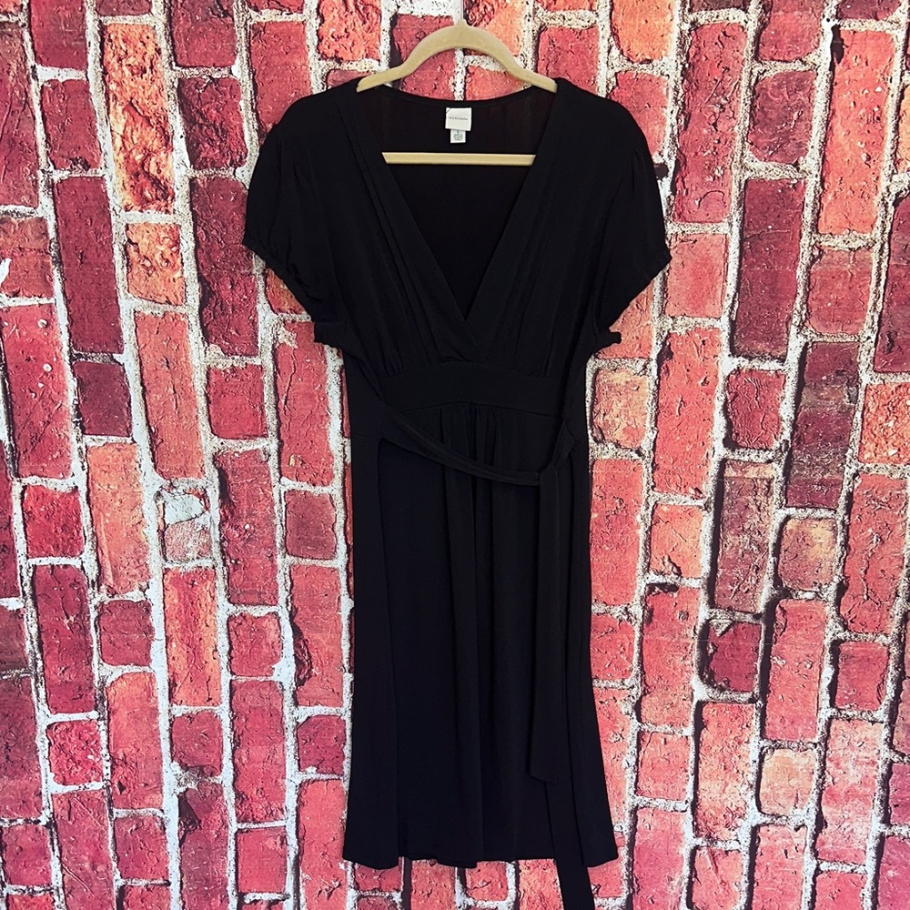 Merona Black V-Neck Dress Large with Belt